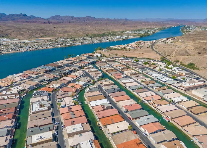 Oceans 11, Canal Front Family Fun, 60-ft Dock Holiday home *