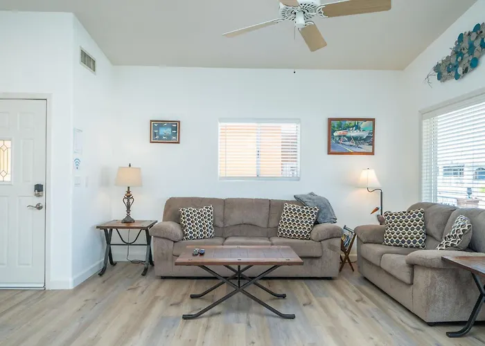 Oceans 11, Canal Front Family Fun, 60-ft Dock